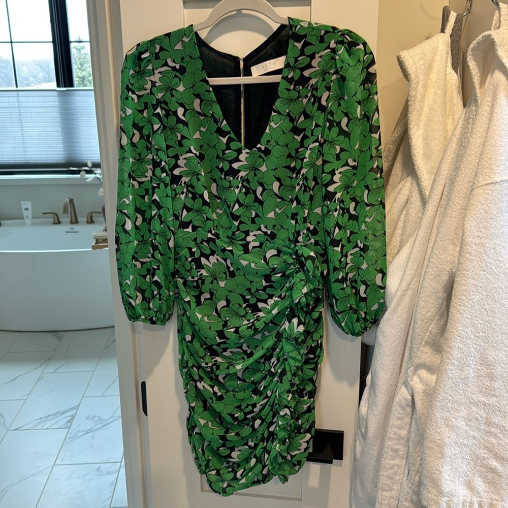 Astr the label green floral dress -
Never worn